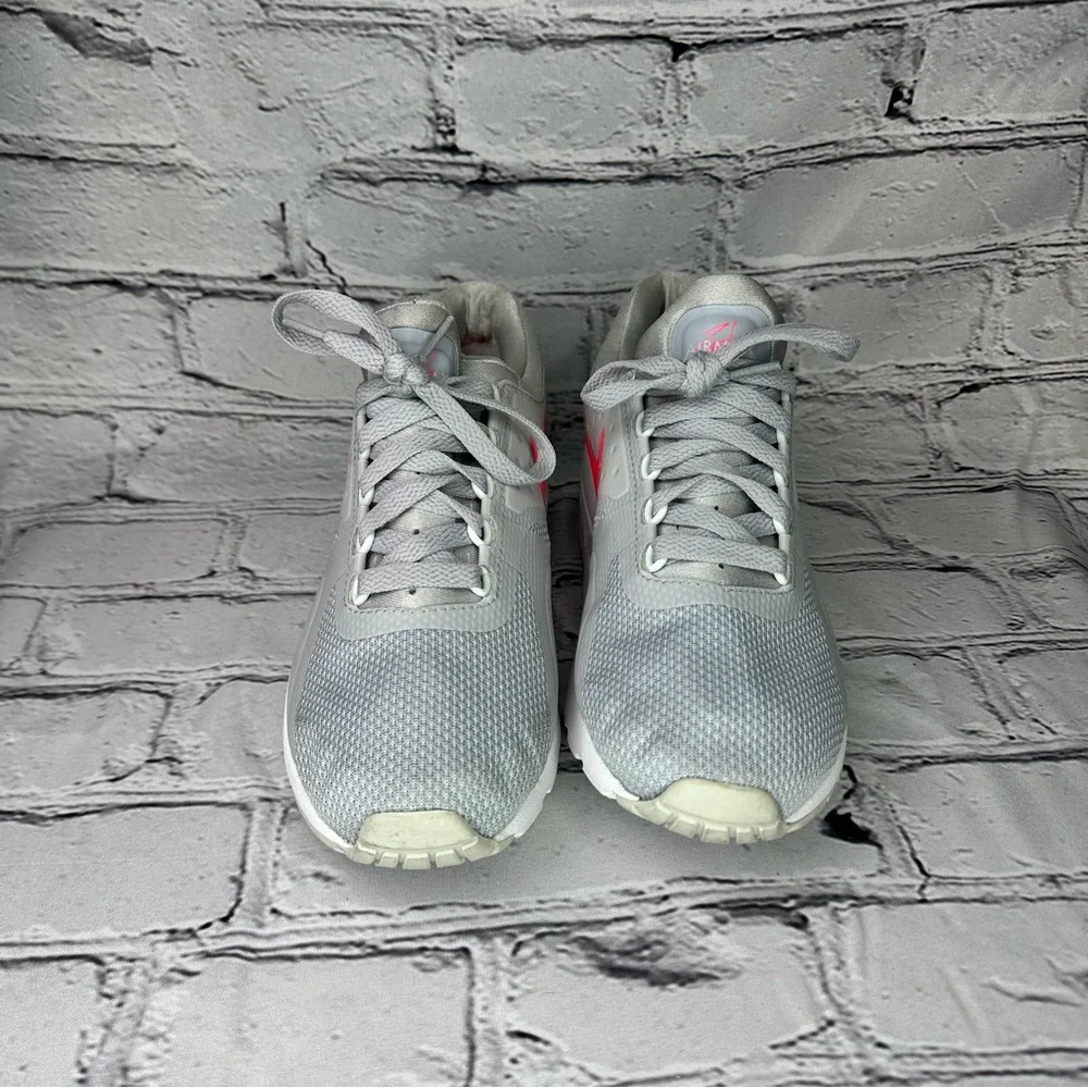 Nike Air Max Zero Essential GS Youth Sneaker in Pink and Gray